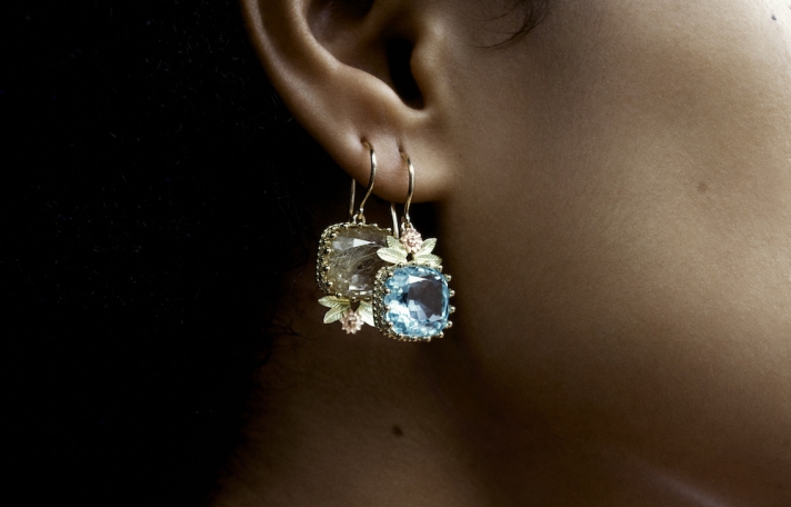 New Pierreries hoop earrings from Maison Mellerio: a play of three gold shades and bright stones